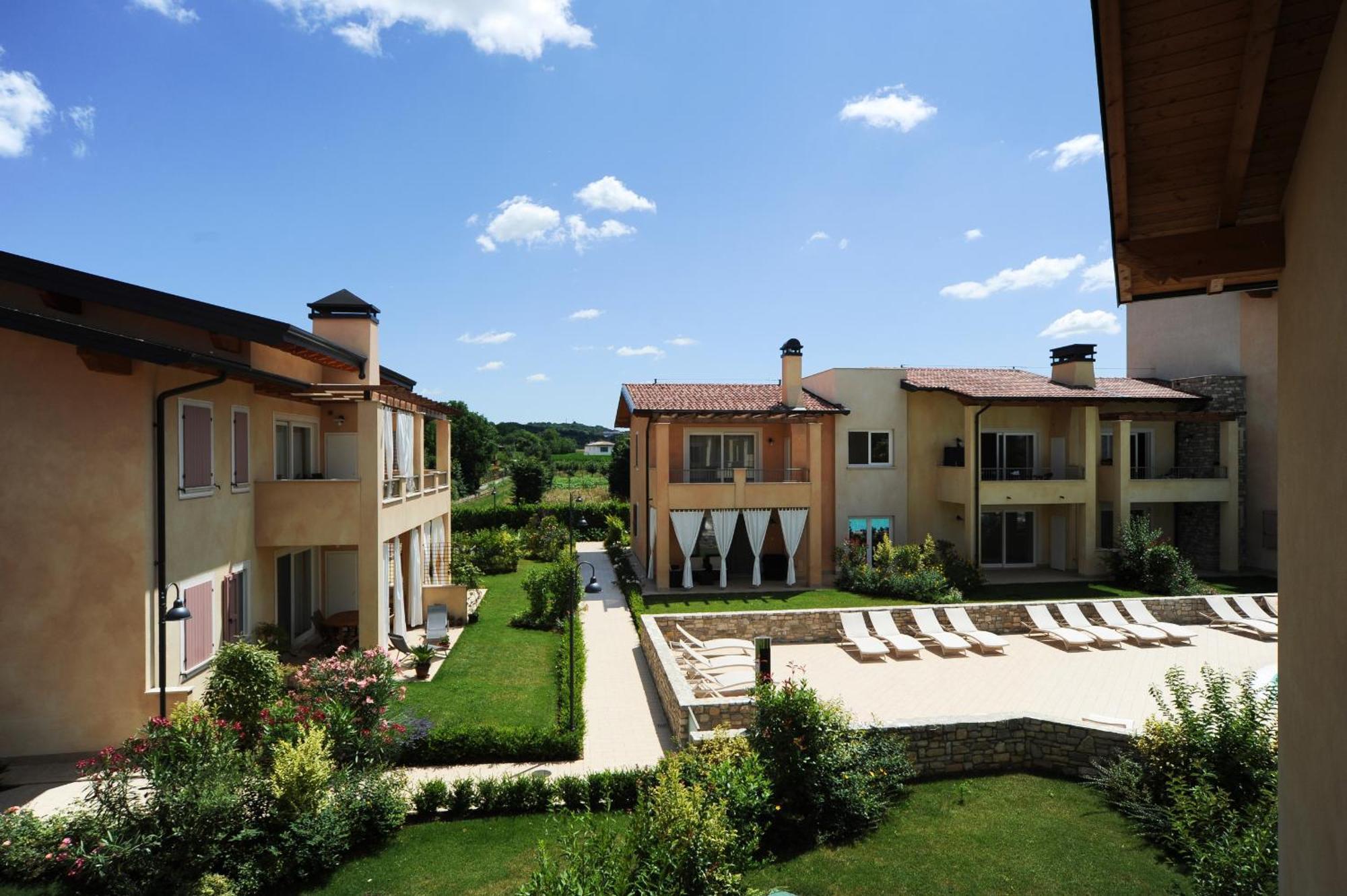 Le Corti Caterina Apartments With Pool By Wonderful Italy Desenzano del Garda Eksteriør billede