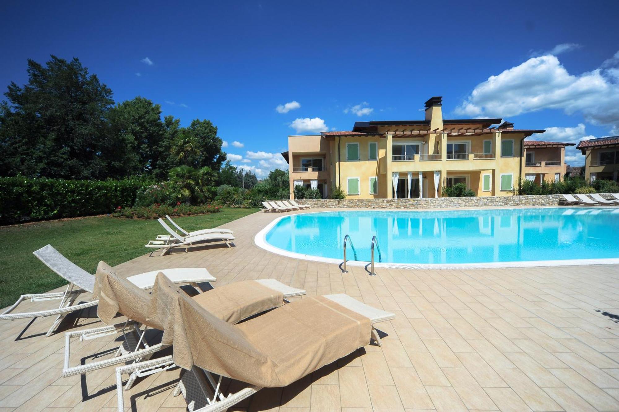 Le Corti Caterina Apartments With Pool By Wonderful Italy Desenzano del Garda Eksteriør billede