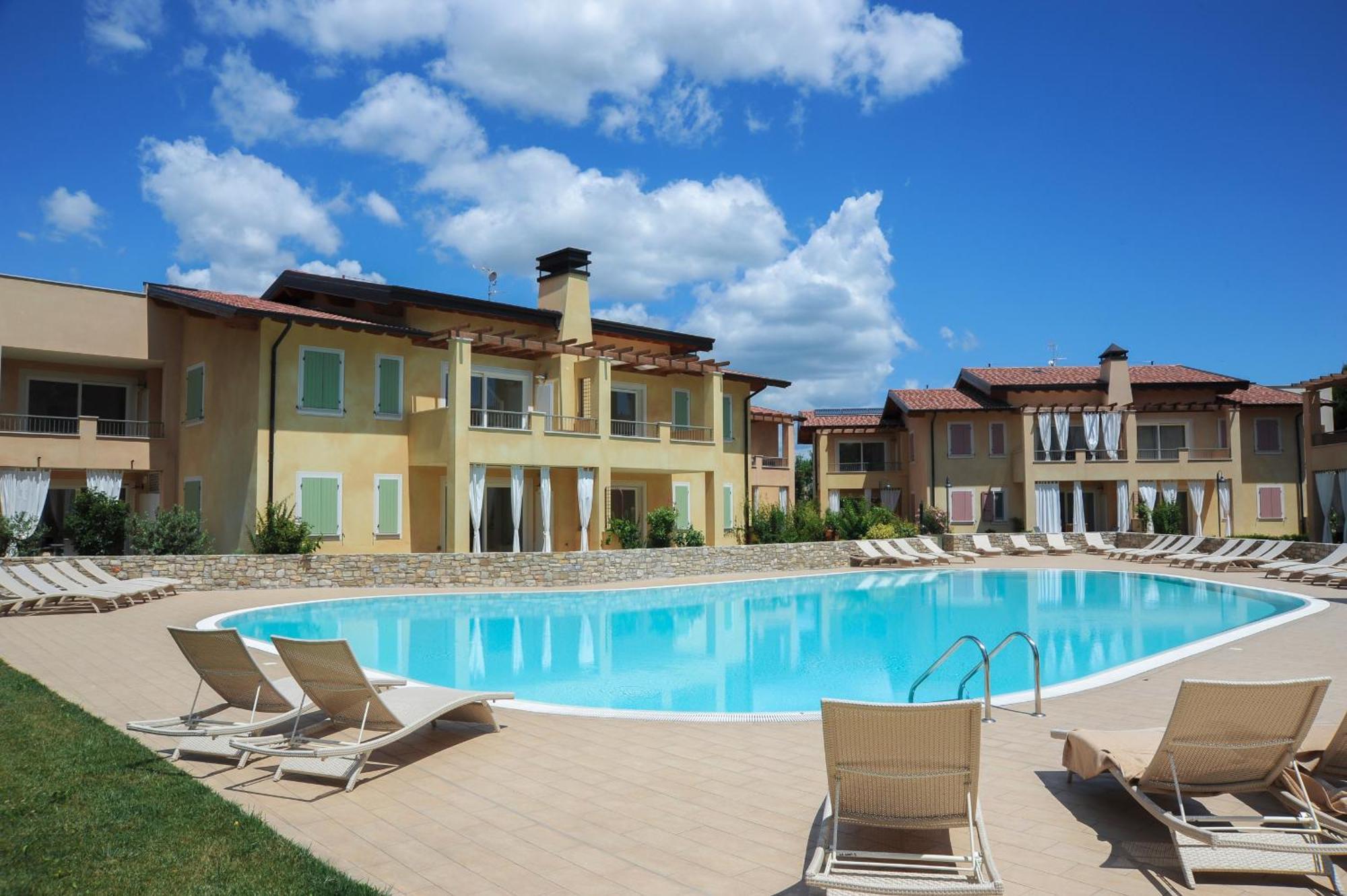 Le Corti Caterina Apartments With Pool By Wonderful Italy Desenzano del Garda Eksteriør billede